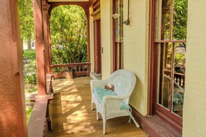 Terrace/patio - The Swaby Sanctuary (Seneca Falls)