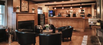 Lincoln Inn & Gallery