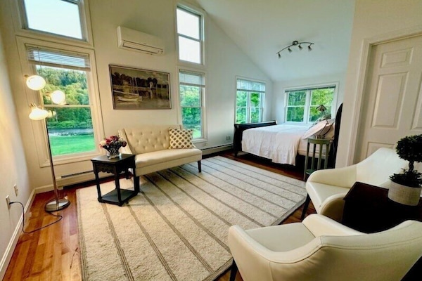 Elite Room | Blackout curtains, soundproofing, iron/ironing board, free WiFi