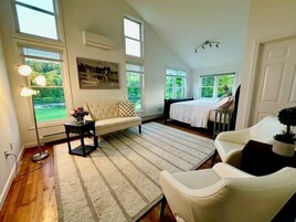 Elite Room | Blackout drapes, soundproofing, free WiFi, bed sheets