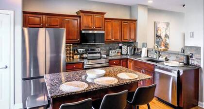 ND Luxury Townhome 8 min to ND Stadium!