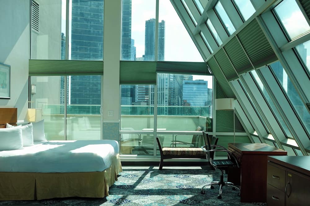 LIC Manhattan View Hotel