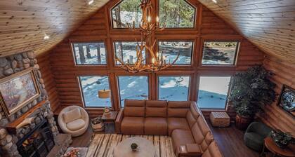 Charming 3-bedroom cabin with AC, Fenced for pups in the Pinetop Country Club