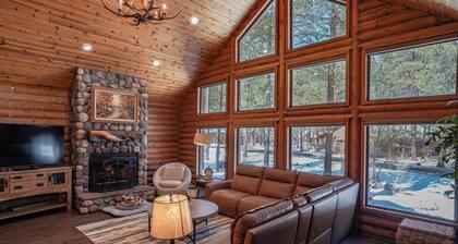 Charming 3-bedroom cabin with AC, Fenced for pups in the Pinetop Country Club
