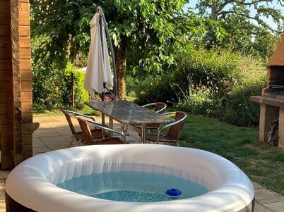 Parc Naturel Périgord-Limousin, Les Chalets de Meilhac, Pond, Swimming pool and spa