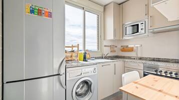 Fridge, microwave, oven, dishwasher