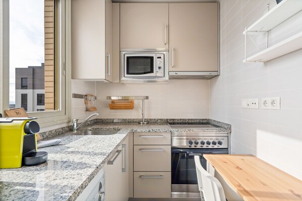 Fridge, microwave, oven, stovetop