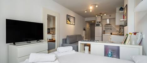 Silitysrauta/-lauta, ilmainen Wi-Fi, vuodevaatteet