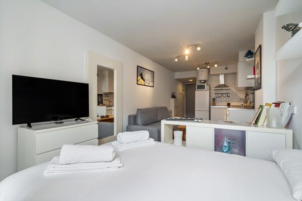 1 dormitorio, tabla de planchar con plancha, wifi gratis y ropa de cama