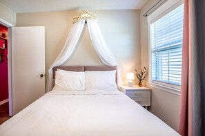 3 slaapkamers, een bureau, een strijkplank/strijkijzer, gratis wifi