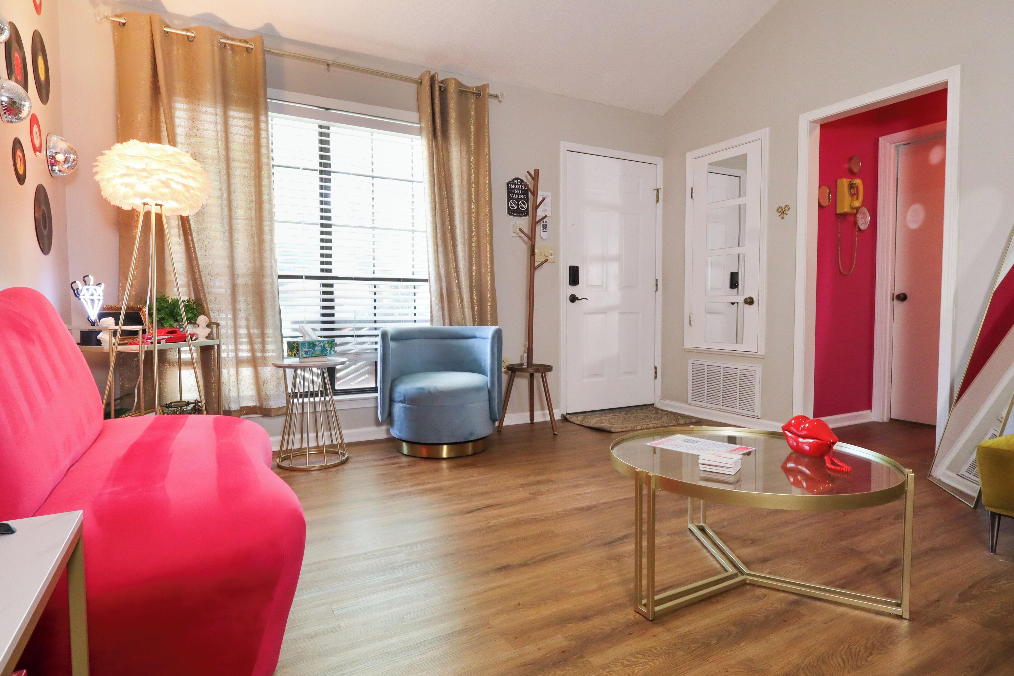 Designer 3-bedroom House: Sauna,photo Zones, Sunroom, Fire Table,fenced Backyard - Savannah, GA