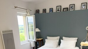 4 Schlafzimmer, Schreibtisch, Bügeleisen/Bügelbrett, Reisekinderbett
