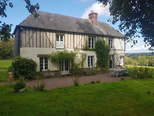 Maison Cosy en Normandie. Cheminée et grand jardin , proche Villages et Plages.