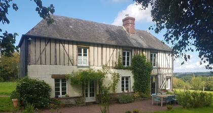 Maison Cosy en Normandie. Cheminée et grand jardin , proche Villages et Plages.