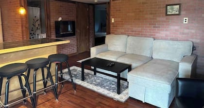 Cozy 2-bedroom apartment in charming Lake Placid with WiFi