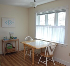 Dining -  In-Town Bar Harbor, One Bedroom, Huckleberry Suit (Bar Harbor)