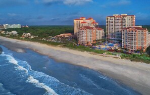Beach - Marriott OceanWatch 2BR Oceanfront – Sleeps 8, Full Kitchen, Pools, Jacuzzi (Myrtle Beach)