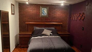 1 chambre, fer et planche Ă repasser, Wi-Fi, draps fournis