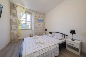 2 chambres, espace de travail pour ordinateur portable