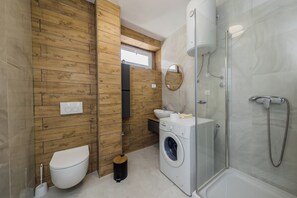 Apartment, Sea View | Bathroom | Shower, hair dryer, towels, soap - Apartments Karlo on the seafront (Kastela)