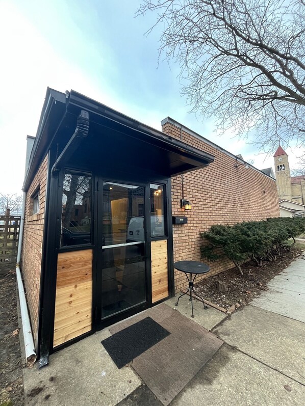 Exterior detail - Downtown Middletown Retreat with TVs in every room (Middletown)