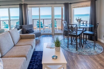Beachfront Balcony Condo with Jetted Tub