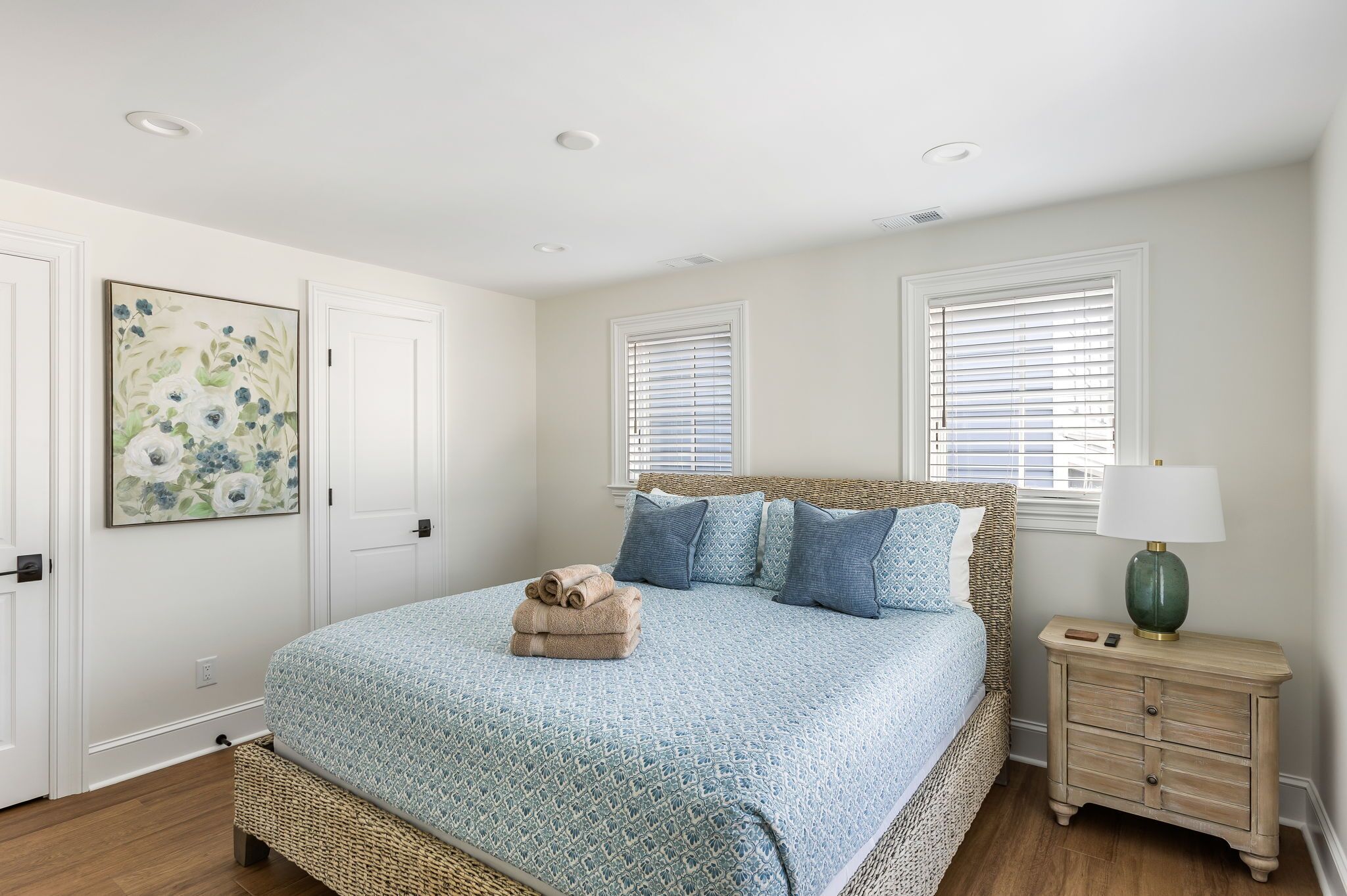 king bedroom 2 with ensuite 