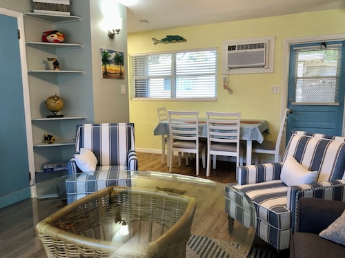 Cozy 1-bedroom in Downtown Cocoa Beach