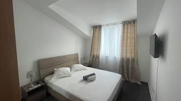 1 bedroom, iron/ironing board, bed sheets