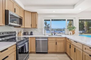Micro-ondas, fogão, cooktop