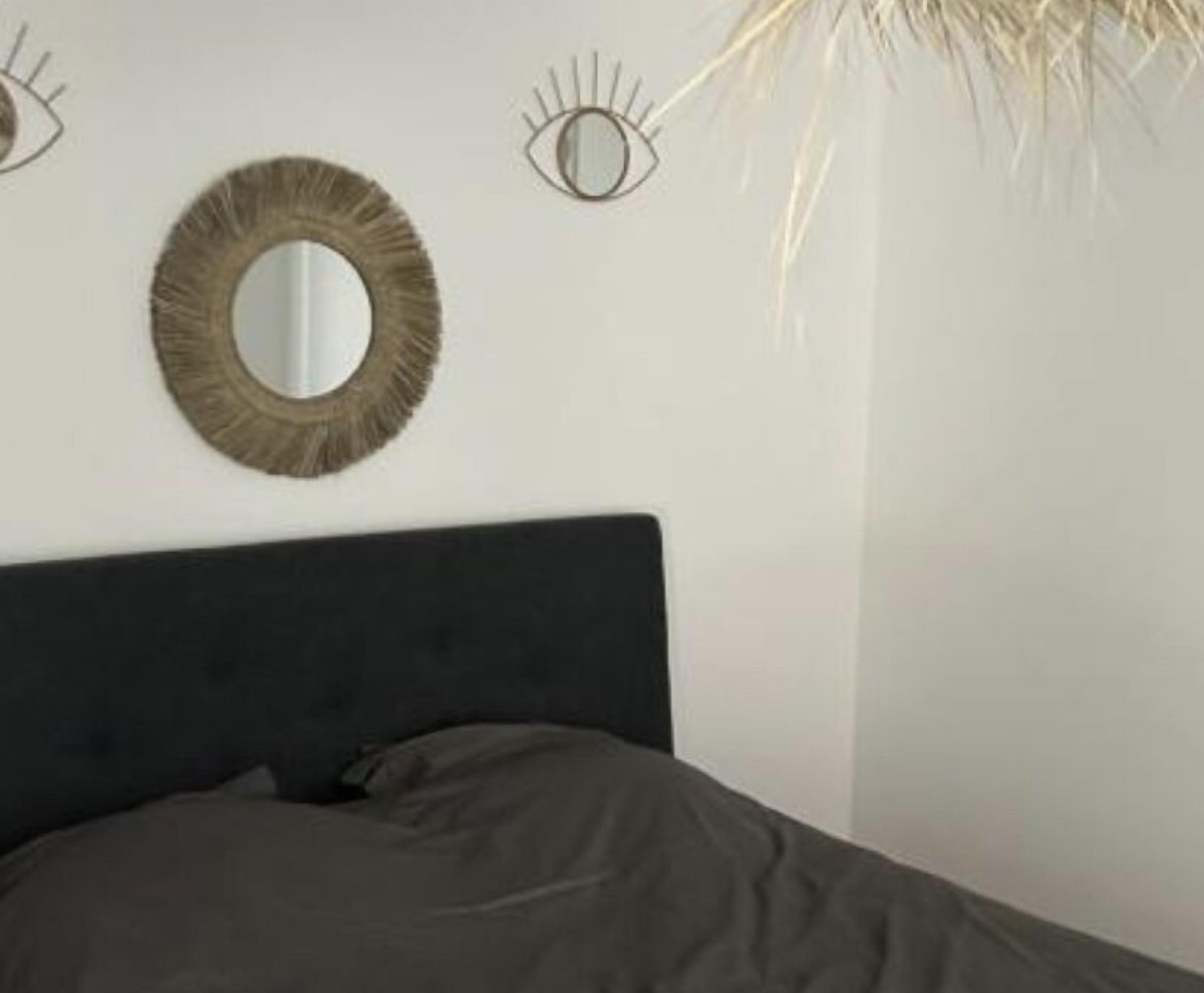 3 slaapkamers, een strijkplank/strijkijzer, wifi, beddengoed
