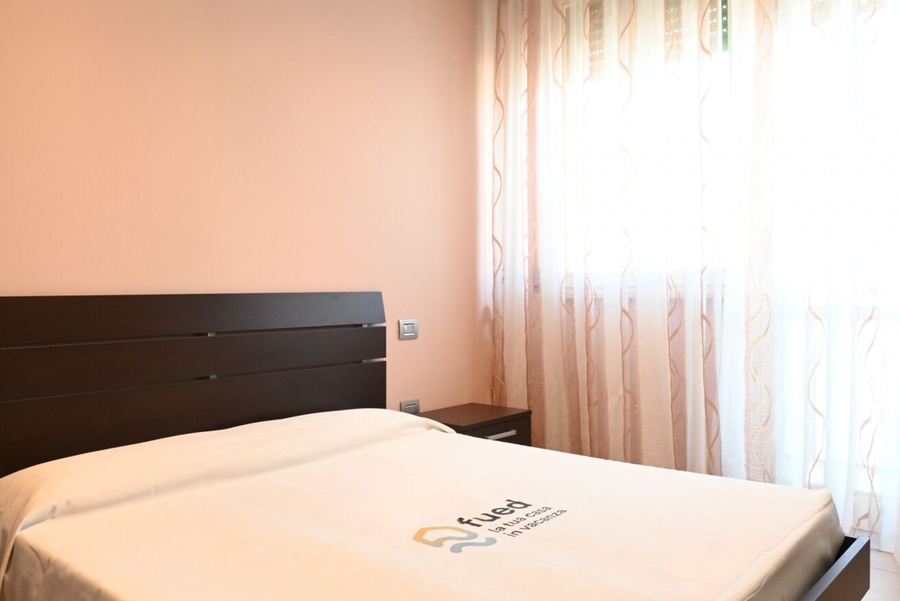 2 bedrooms, bed sheets