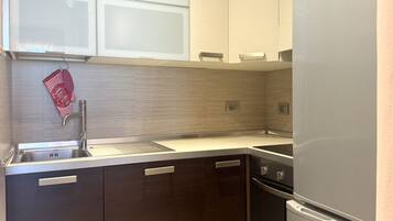 Réfrigérateur, four, lave-vaisselle