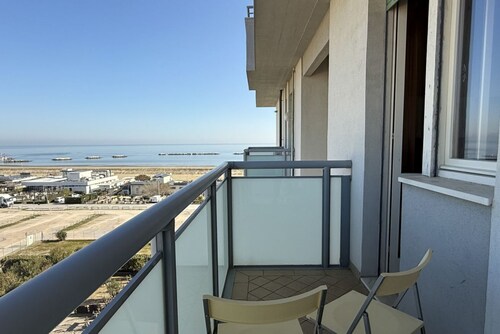 CN006 - Cesenatico, new three-room apartment with splendid sea view