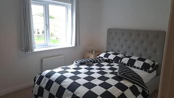 3 Schlafzimmer, Bügeleisen/Bügelbrett, WLAN, Bettwäsche