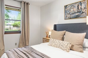 4 室のベッドルーム、アイロン / アイロン台、WiFi、ベッドシーツ