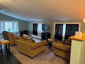 TV, fireplace - Welcome to your perfect retreat on Saratoga Lake! (Saratoga Springs)