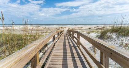 Oceanfront Condo! Just 1-Minute Walk to the Beach!