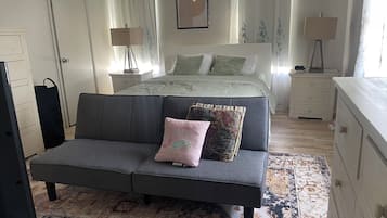 2 bedrooms, iron/ironing board, free WiFi, bed sheets