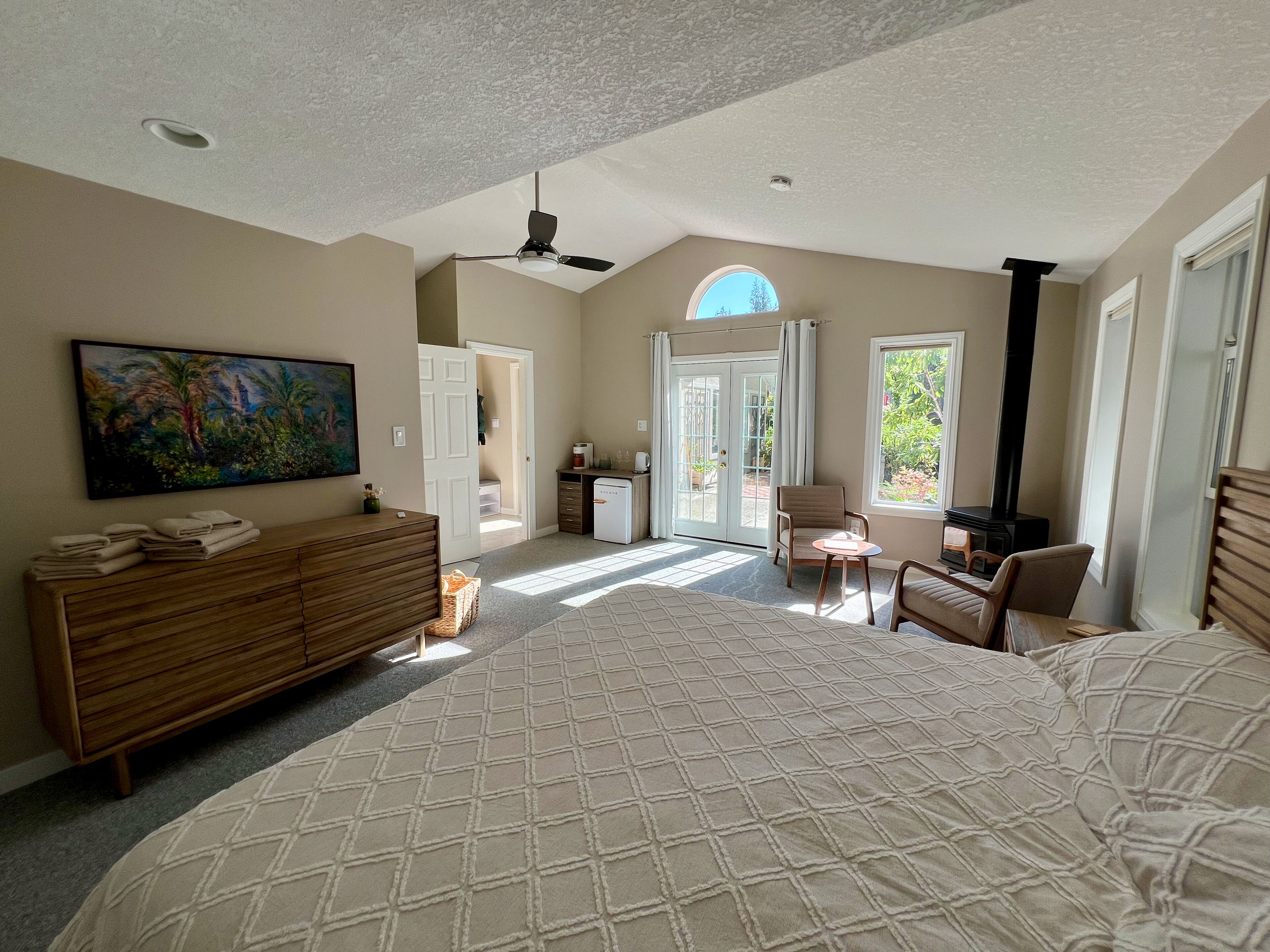 1 bedroom, desk, iron/ironing board, travel crib