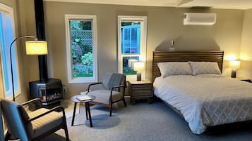 1 Schlafzimmer, Schreibtisch, Bügeleisen/Bügelbrett, Reisekinderbett