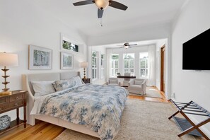 4 bedrooms, desk, iron/ironing board, travel crib