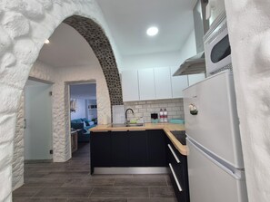 Fridge, microwave, stovetop, coffee/tea maker - Casa Paula, in a small and quiet seaside village (Las Playitas)