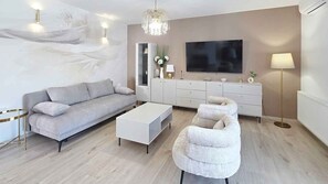 TV - Holiday apartment with balcony (Baška)