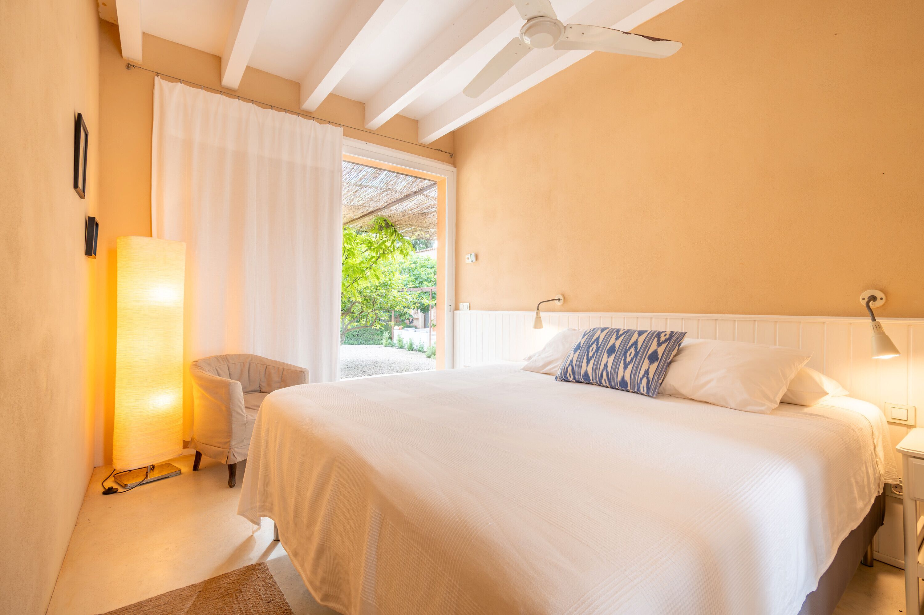 5 dormitorios, tabla de planchar con plancha, wifi gratis y ropa de cama