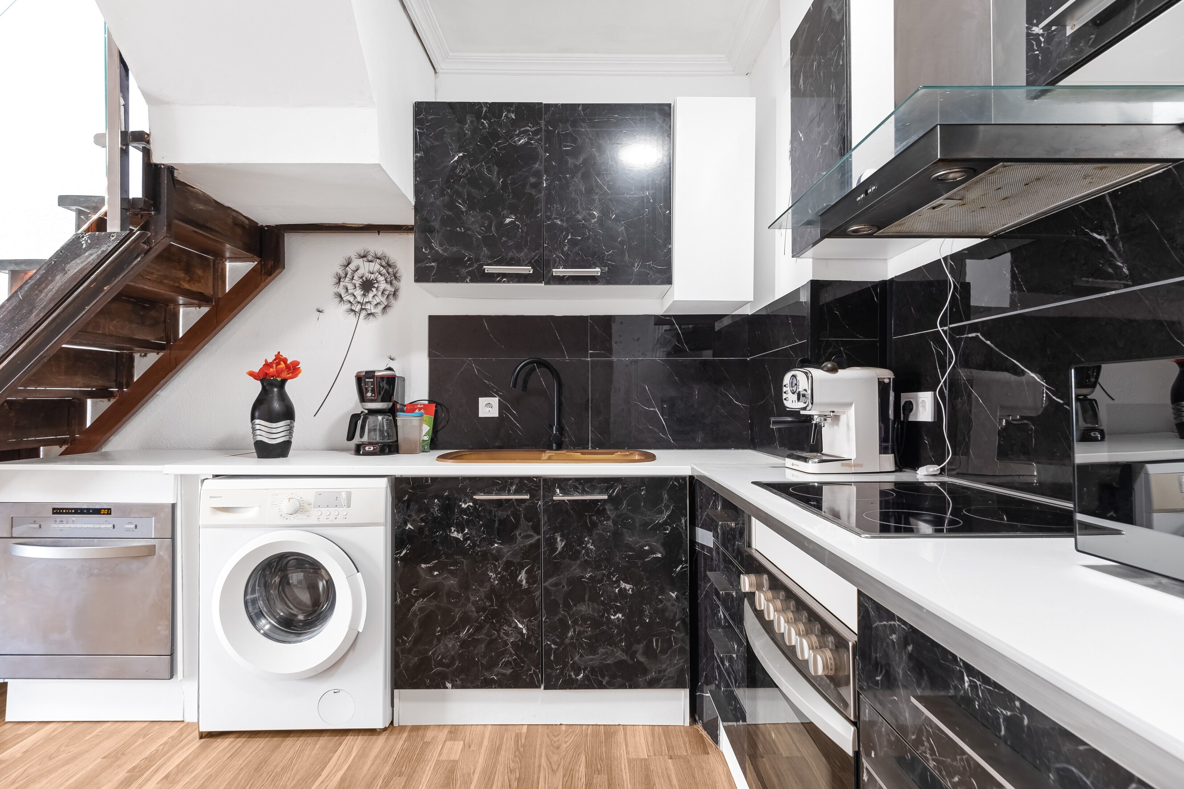 Refrigerador, microondas, horno, placa de cocina