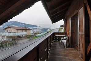 Property grounds - Apartment 'Groß' with Mountain View, Shared Garden and Wi-Fi (Velturno)