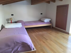 Free WiFi, bed sheets