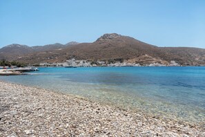 Una spiaggia nelle vicinanze