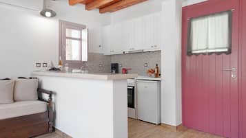 Réfrigérateur, four, plaque de cuisson, cafetiÚre/bouilloire